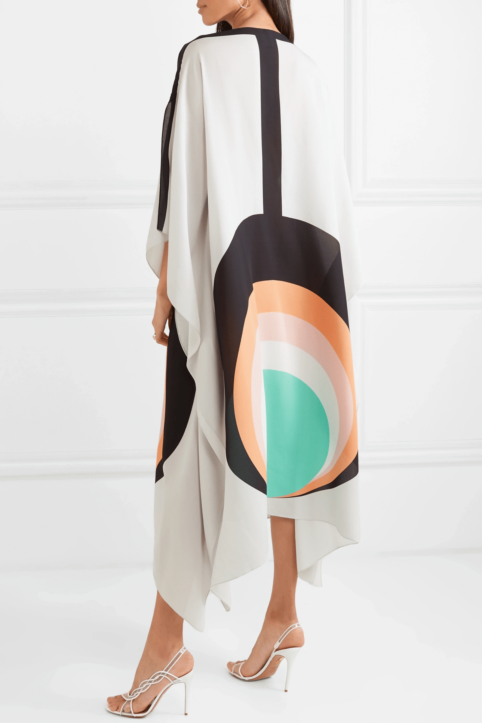 Soft Silk Crepe: Bold Geometric Elegance