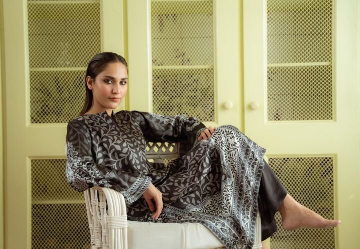 Elegant Black and Grey Cotton Satin Blend Kurta with Soft Crepe Pants
